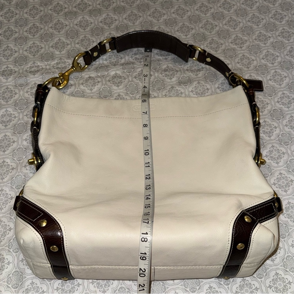 Coach Carly Hobo Shoulder Bag Pebbled Leather Off White Gold Hardware - Picture 15 of 15